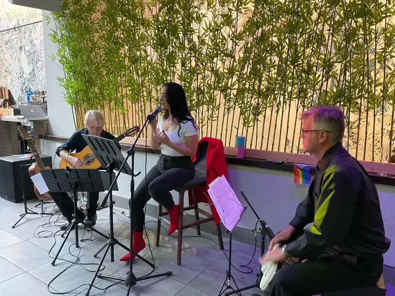 Confluencia performing
