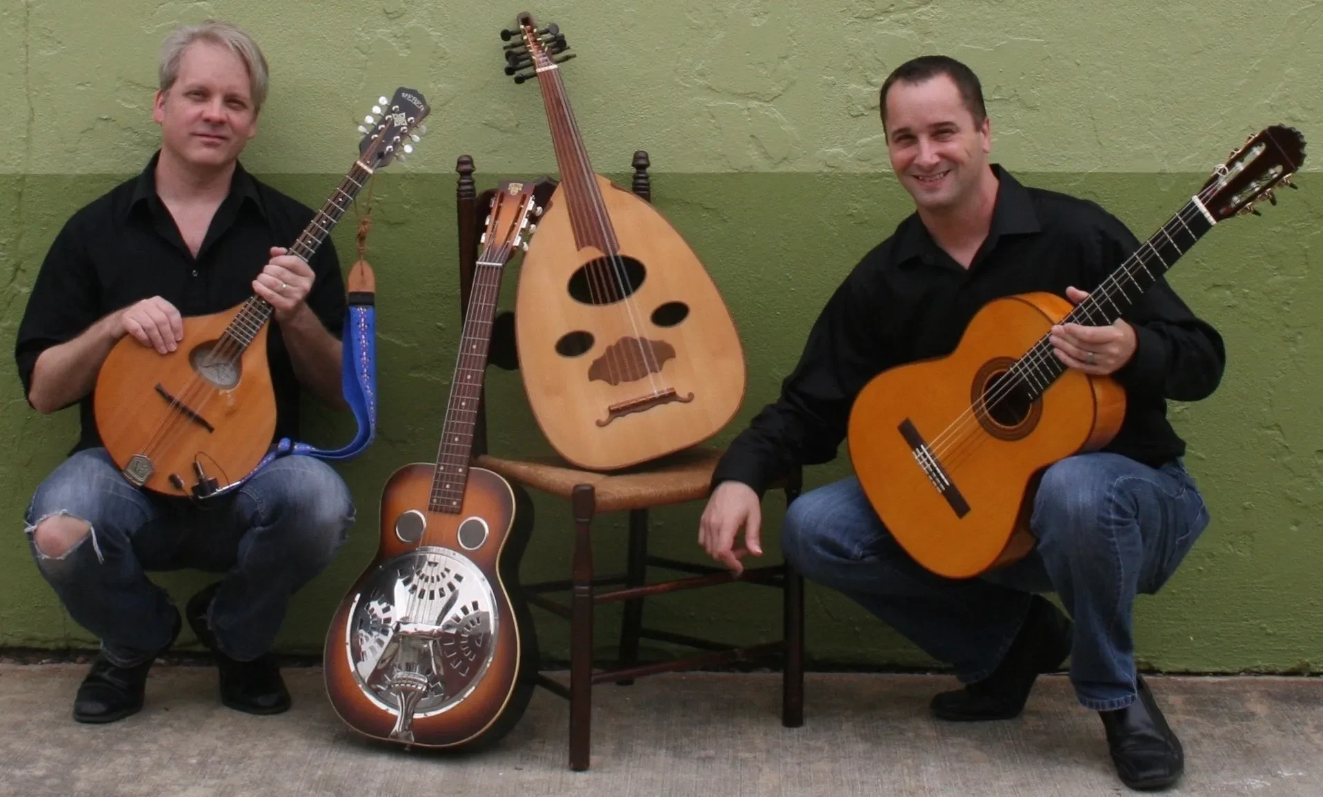 Mosaic String Duo performing